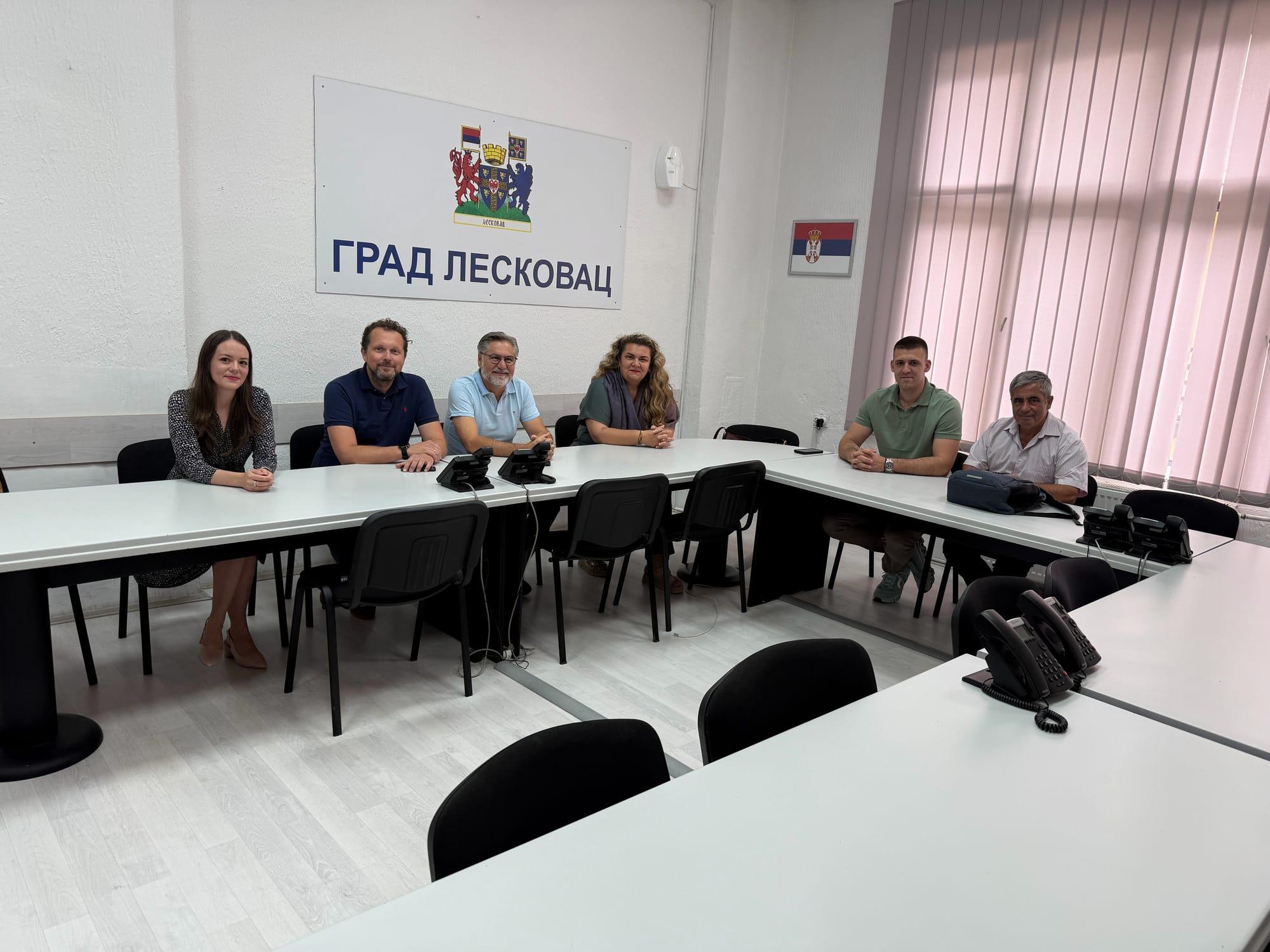 Treffen bei der Stadt Leskovac